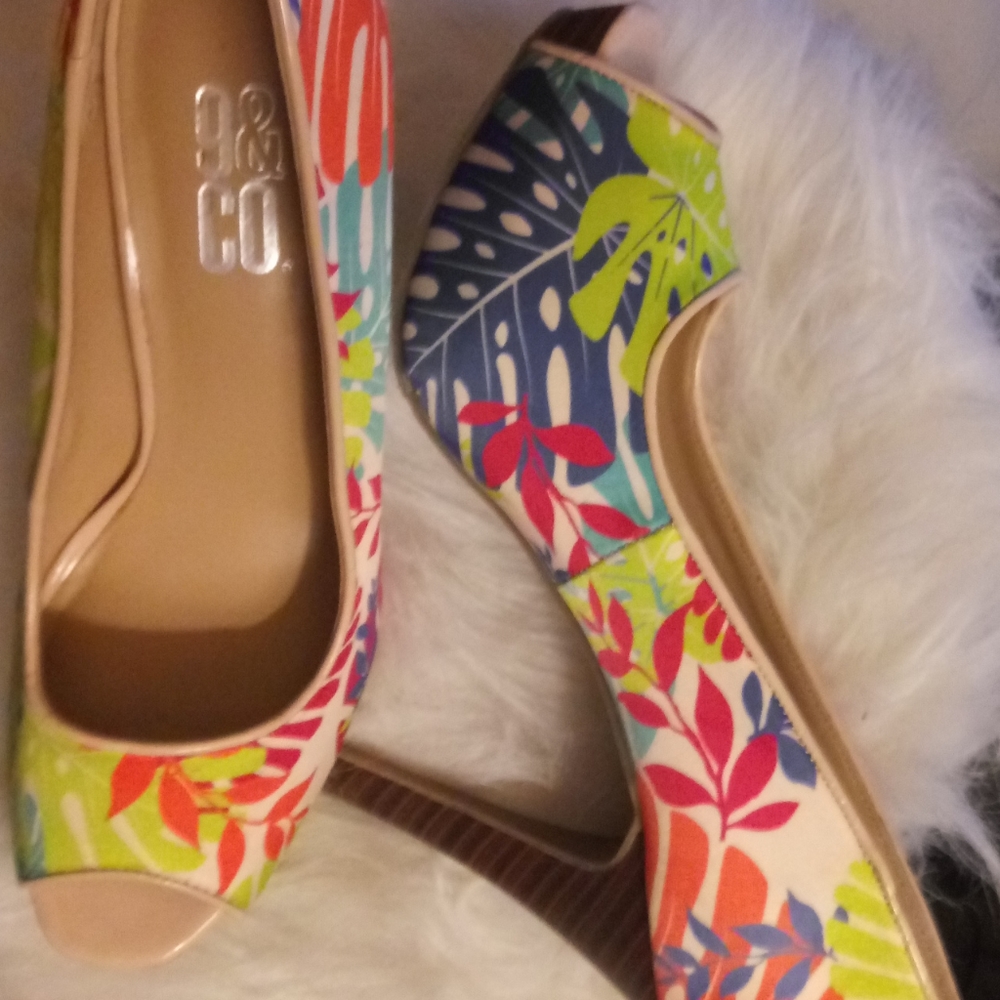 Shoes - Picture 3 of 3
